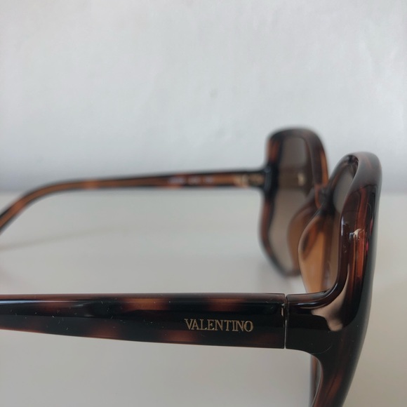 Gorgeous Valentino sunglasses! - Picture 6 of 7